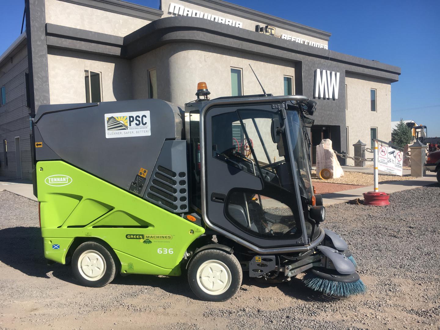 ./imagenes/INVOICE/2019/16872/BARREDORA TENNANT GREEN MACHINE (1).JPG